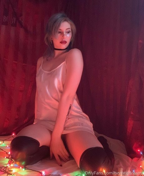 Alaston vuotanut OnlyFans-kuva Tvstaticdreams