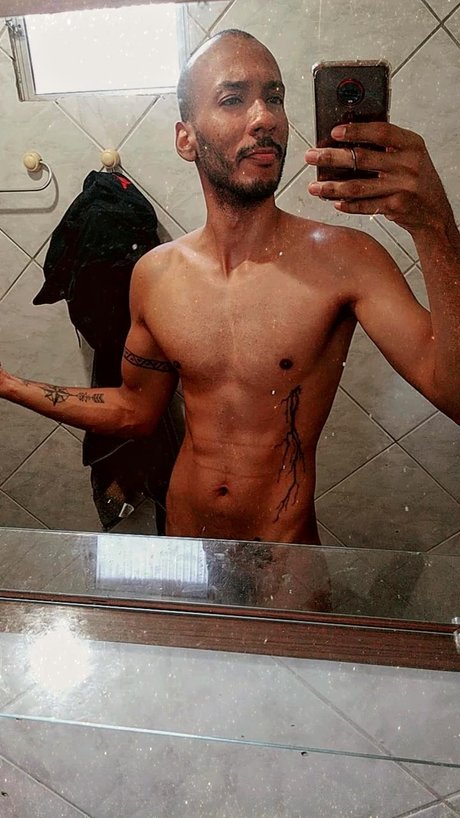 Naken läckt OnlyFans-bild av Bielzinho