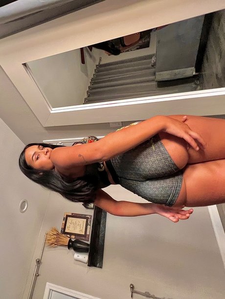 Обнаженная фотография утечки OnlyFans от Mia Vip
