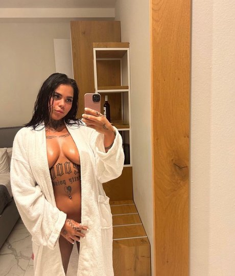 Mia