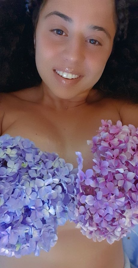 Naken läckt OnlyFans-bild av Bella