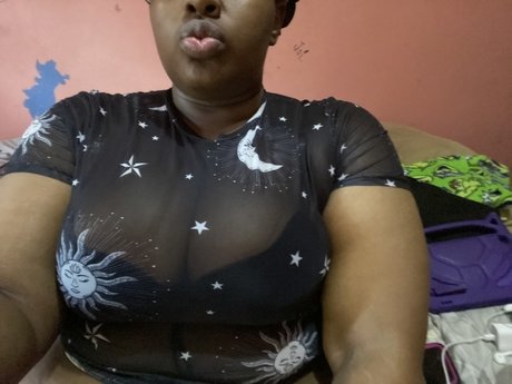 Naken läckt OnlyFans-bild av Bbwthickums
