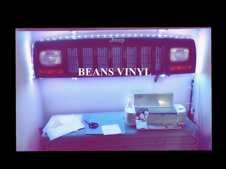 Обнаженная фотография утечки OnlyFans от Beans Vinyl