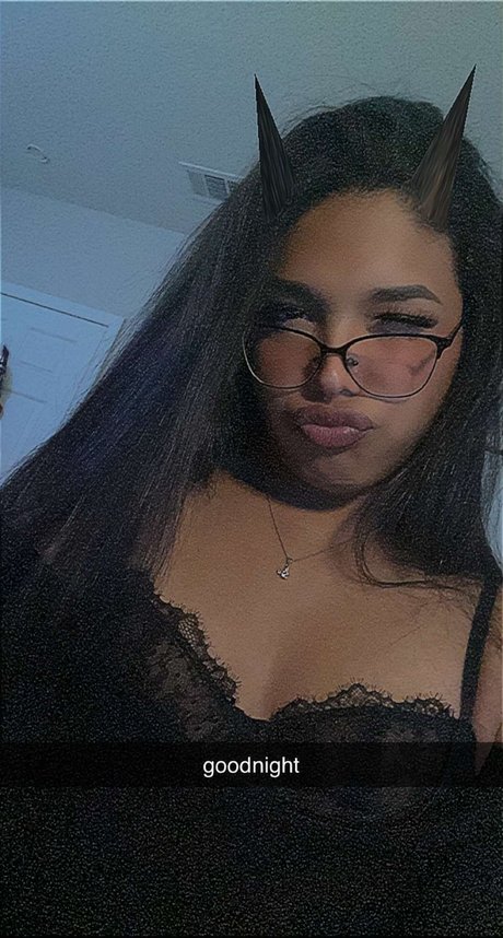 Naken läckt OnlyFans-bild av Coco