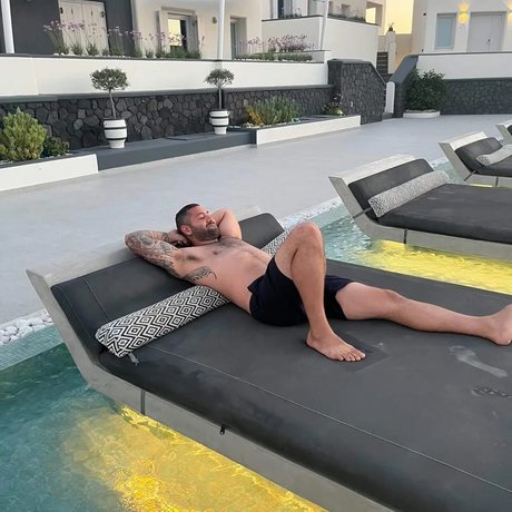 Naken lekkede OnlyFans-bilde av Mikey Mayz