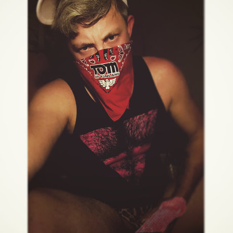 Alasti lekkinud OnlyFans-i pilt Mikeydott