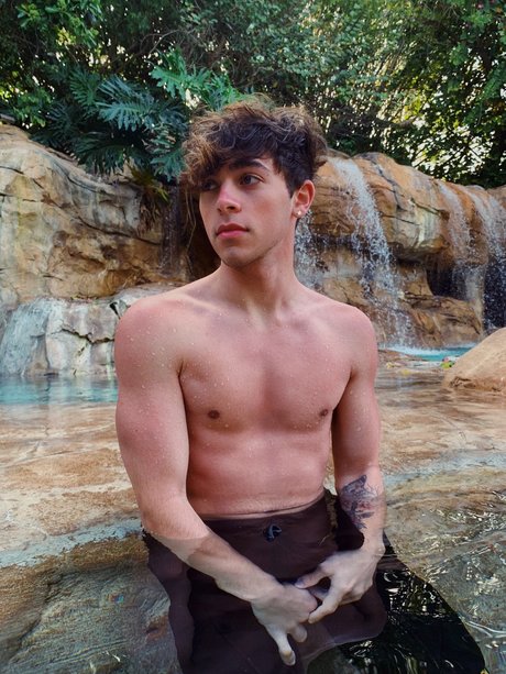 Nahá fotka uniklých OnlyFans od Mikey 
