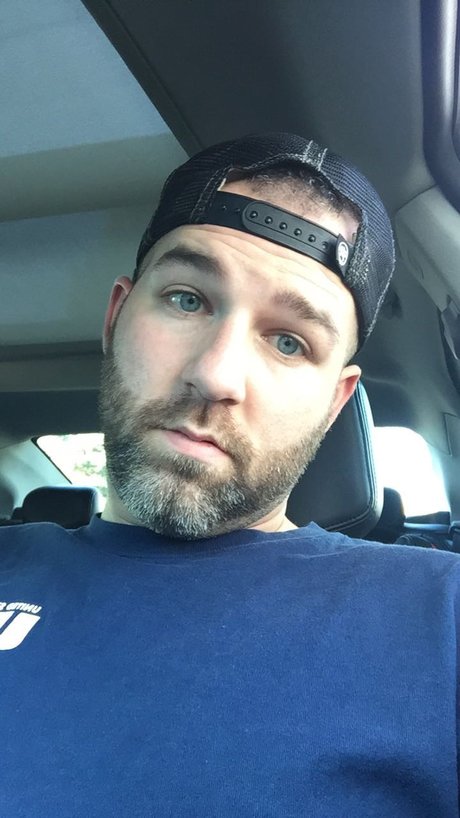 Alasti lekkinud OnlyFans-i pilt Mikeyb326
