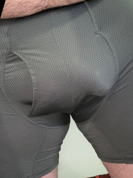 Alasti lekkinud OnlyFans-i pilt Mike Piaggio