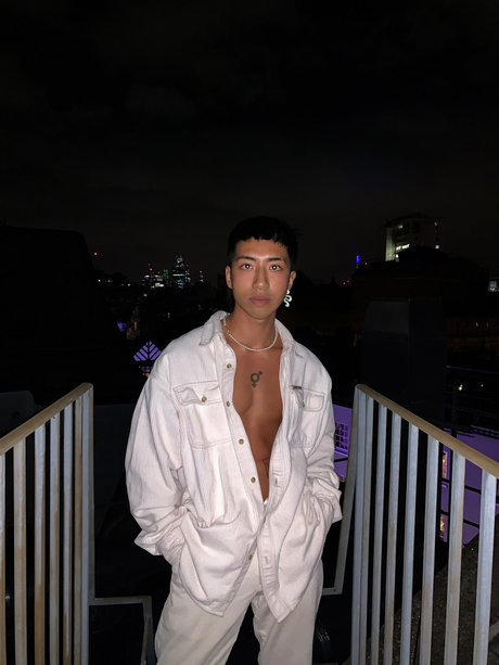 Naken läckt OnlyFans-bild av Anton H