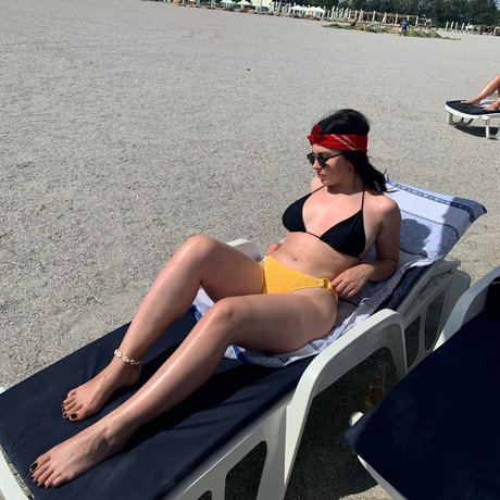 Обнаженная фотография утечки OnlyFans от Andreea Pana