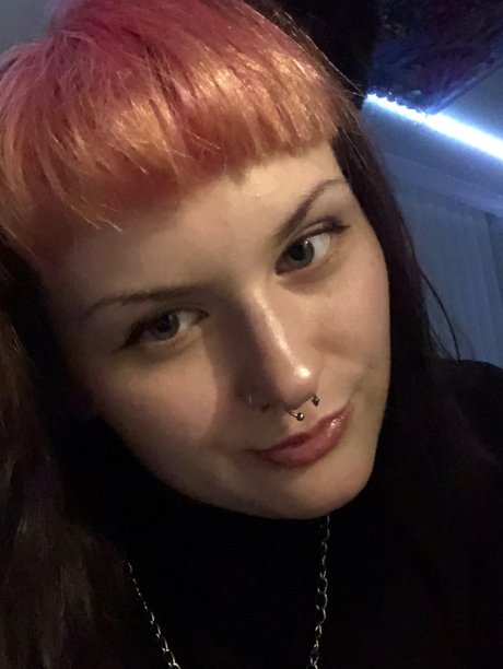 Naken läckt OnlyFans-bild av Karson Kitty 