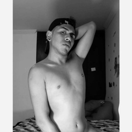 Alasti lekkinud OnlyFans-i pilt Andy Rojas