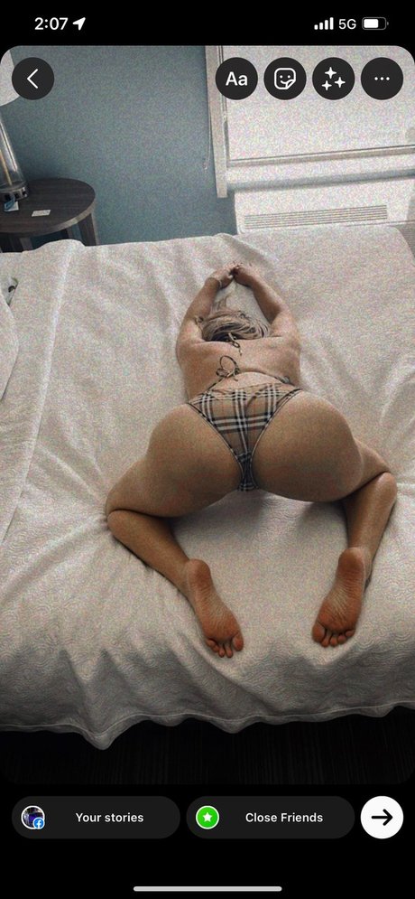 Naken läckt OnlyFans-bild av Mikaylalexxx