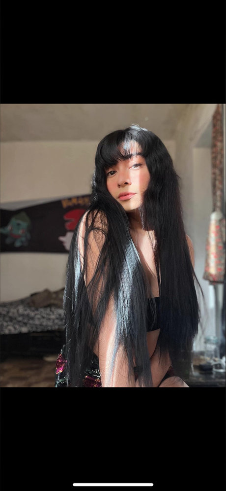 Nacktes geleaktes OnlyFans-Foto von Emily Danae