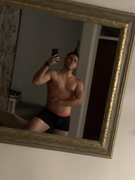 Naken läckt OnlyFans-bild av Migue