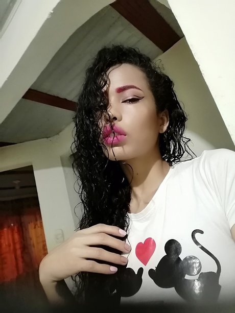 Naken läckt OnlyFans-bild av Anyela