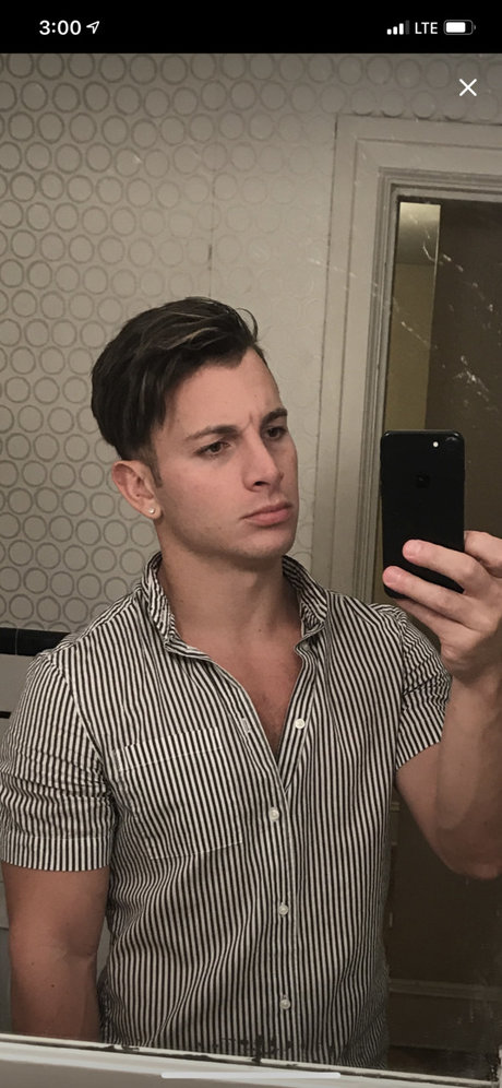 Naken läckt OnlyFans-bild av U623672