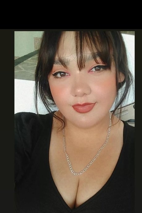 Naken läckt OnlyFans-bild av Jazmn Ruiz