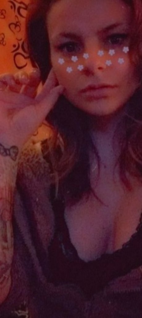 Naken läckt OnlyFans-bild av Ministoner