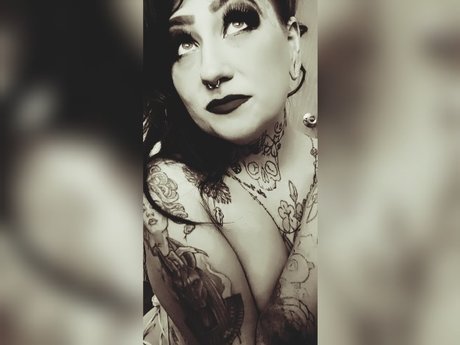 Naken lekkede OnlyFans-bilde av Lostvegas 