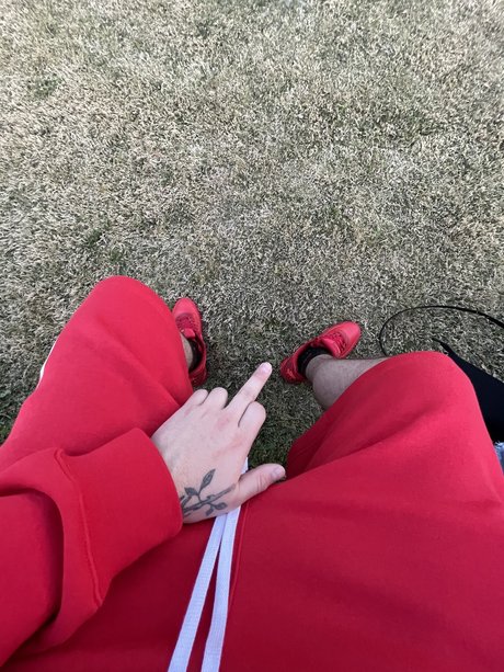 Nahá fotka uniklých OnlyFans od Joey Ortiz