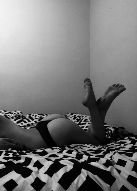 Naken läckt OnlyFans-bild av Mir