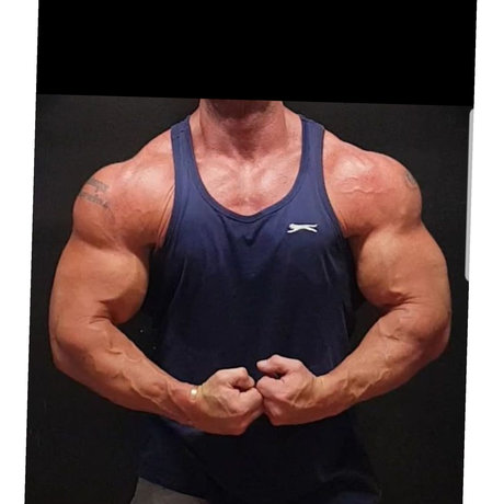 Alaston vuotanut OnlyFans-kuva Andy Anabolic
