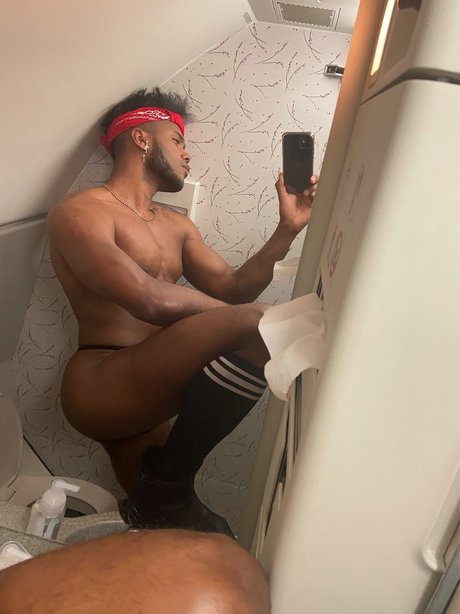 Photo nue de fuite OnlyFans de Caramelo Latino X