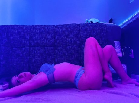 Naken läckt OnlyFans-bild av Ceri
