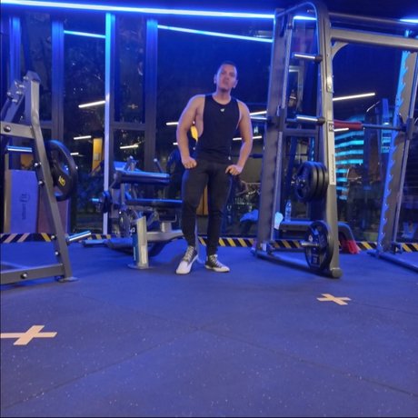 Nahá fotka uniklých OnlyFans od Carlos Daniel