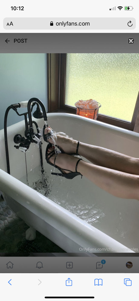 Nahá fotka uniklých OnlyFans od Champagnesoles