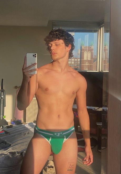 Photo nue de fuite OnlyFans de Carter Layton