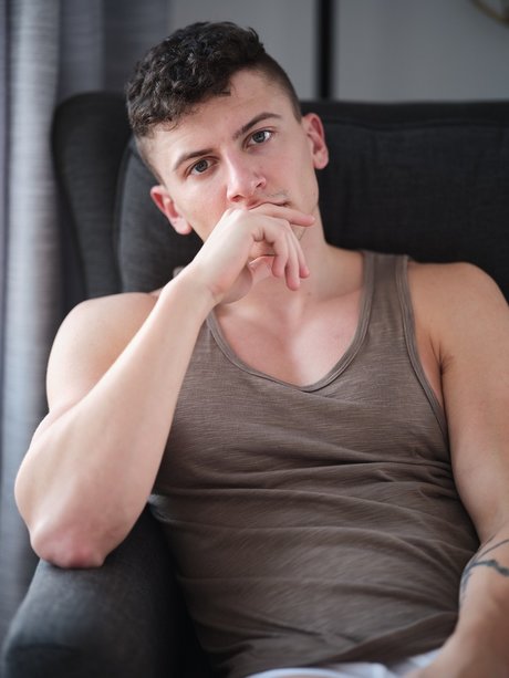 Foto di nudo di fuga di OnlyFans di Military Duke