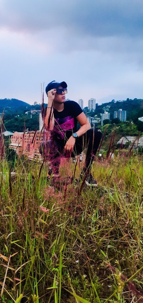 Naken läckt OnlyFans-bild av Jhonhood