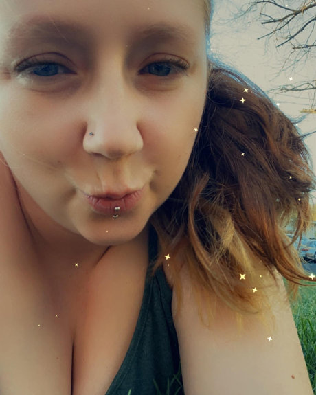 Alasti lekkinud OnlyFans-i pilt Missheatherbrown