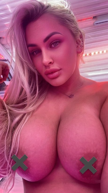 Alaston vuotanut OnlyFans-kuva Bellesummers