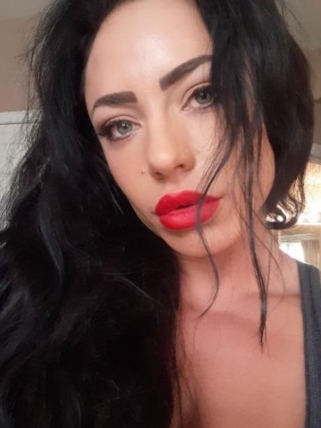 Naken läckt OnlyFans-bild av Karina Costa