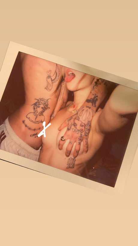 Naakte gelekte OnlyFans-foto van Jim Kazama
