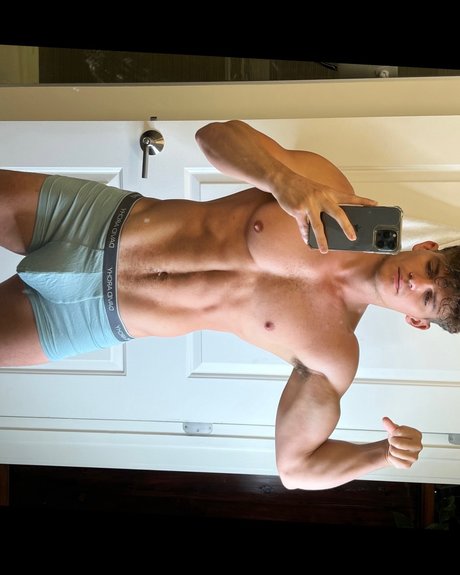 Foto nua vazada do OnlyFans de Jackson Riggs