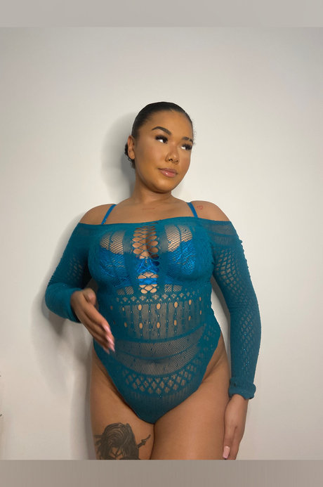 Alaston vuotanut OnlyFans-kuva Ivoryvalentine
