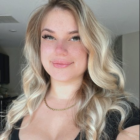 Naakte gelekte OnlyFans-foto van Baylee Everly