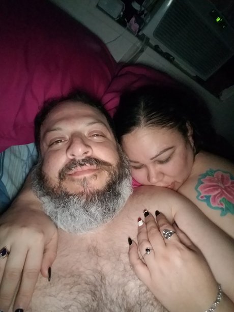Обнаженная фотография утечки OnlyFans от Bbw Couple Satx