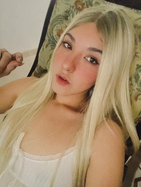 Nahá fotka uniklých OnlyFans od Mishelle