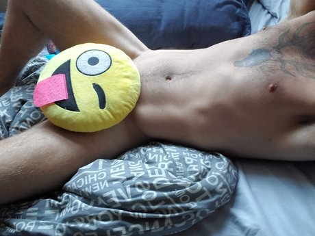 Обнаженная фотография утечки OnlyFans от Misha Wolf   Dom Mister Wolf Heslut