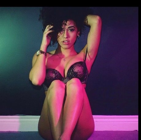 Alaston vuotanut OnlyFans-kuva Missnikki 
