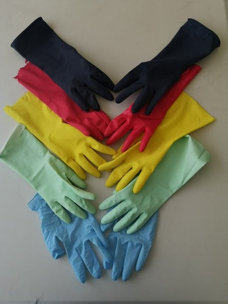 Naken läckt OnlyFans-bild av Miss Latex Gloves