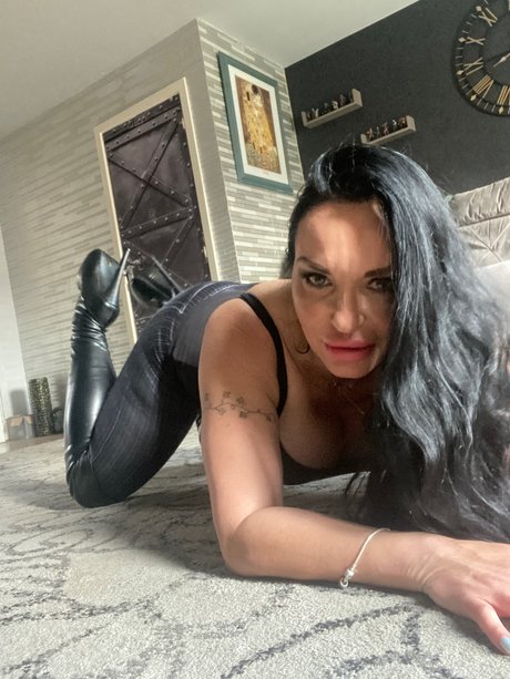 Naken läckt OnlyFans-bild av Miss Lara Perfect