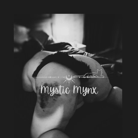 Naken läckt OnlyFans-bild av Mystic Mynx