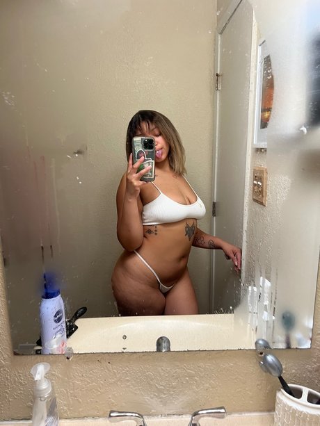 Foto nua vazada do OnlyFans de Cherry 